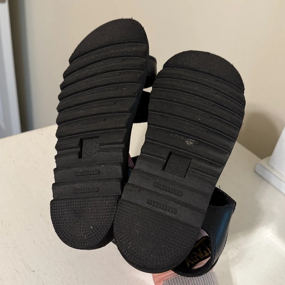 Dr. Martens Junior Klaire Y Black Strappy Sandals / Size 6 / T Lamper Leather